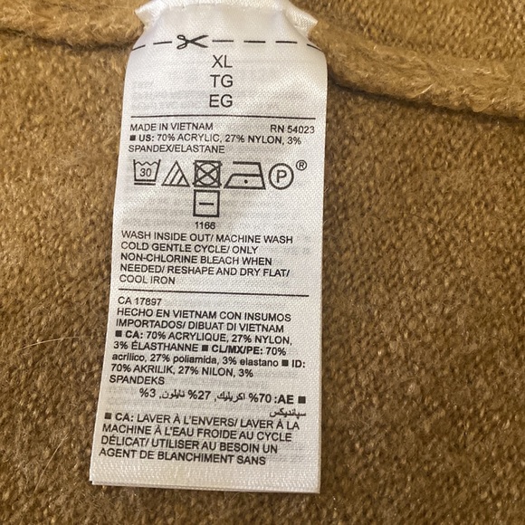 Old Navy Pocketed Cardigan - Picture 7 of 7